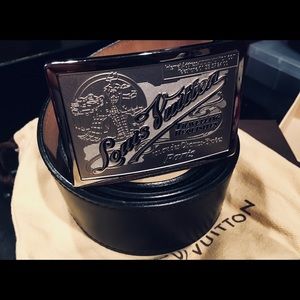 Louis Vuitton men’s travelers belt. Size 95.